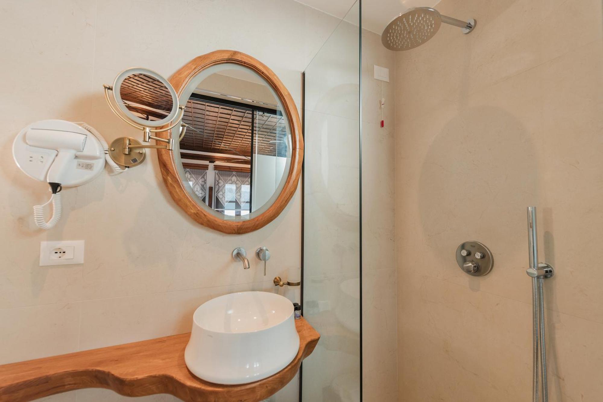 Dam Stone Boutique Hotel Gjirokastër 外观 照片