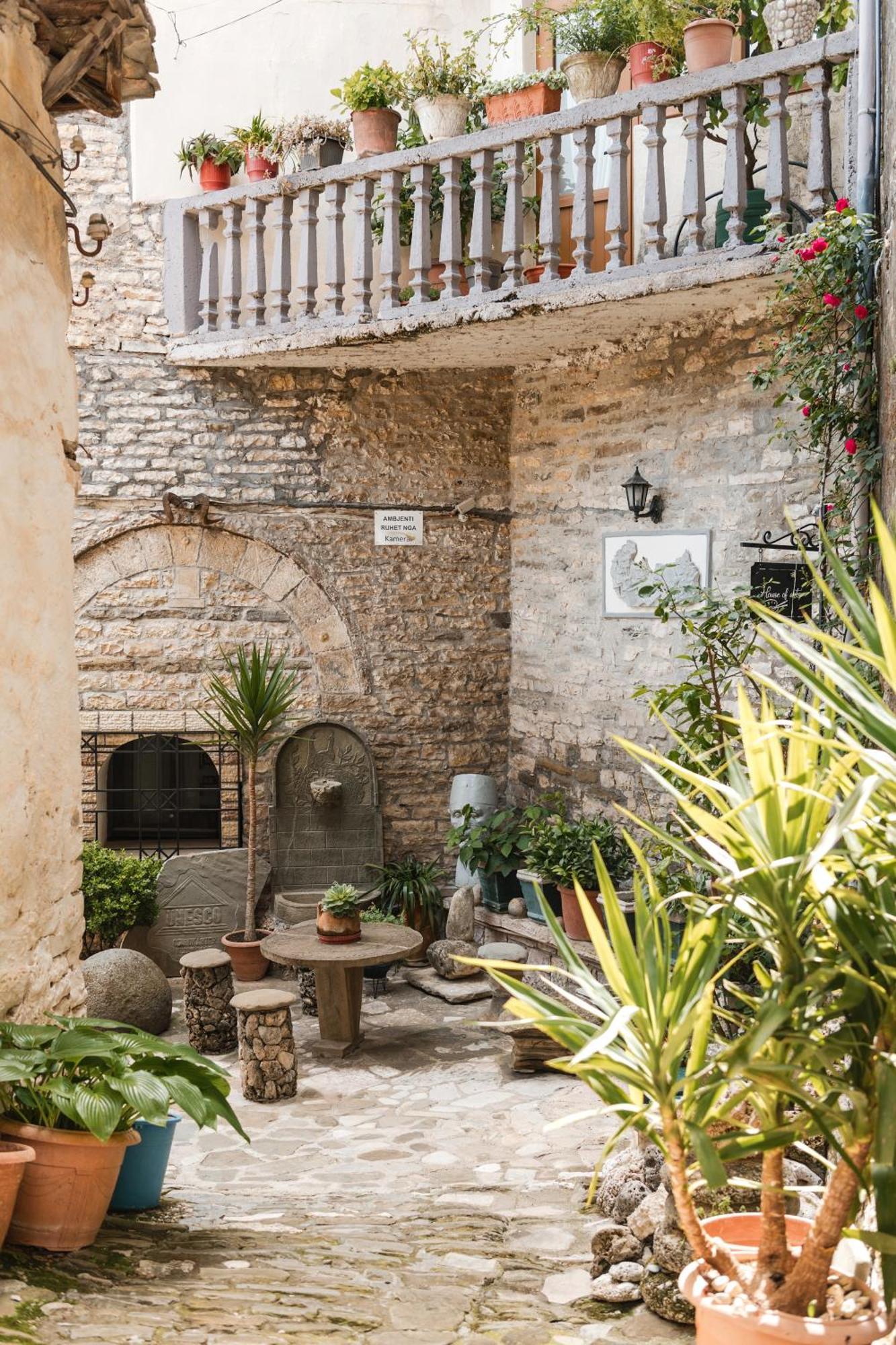 Dam Stone Boutique Hotel Gjirokastër 外观 照片